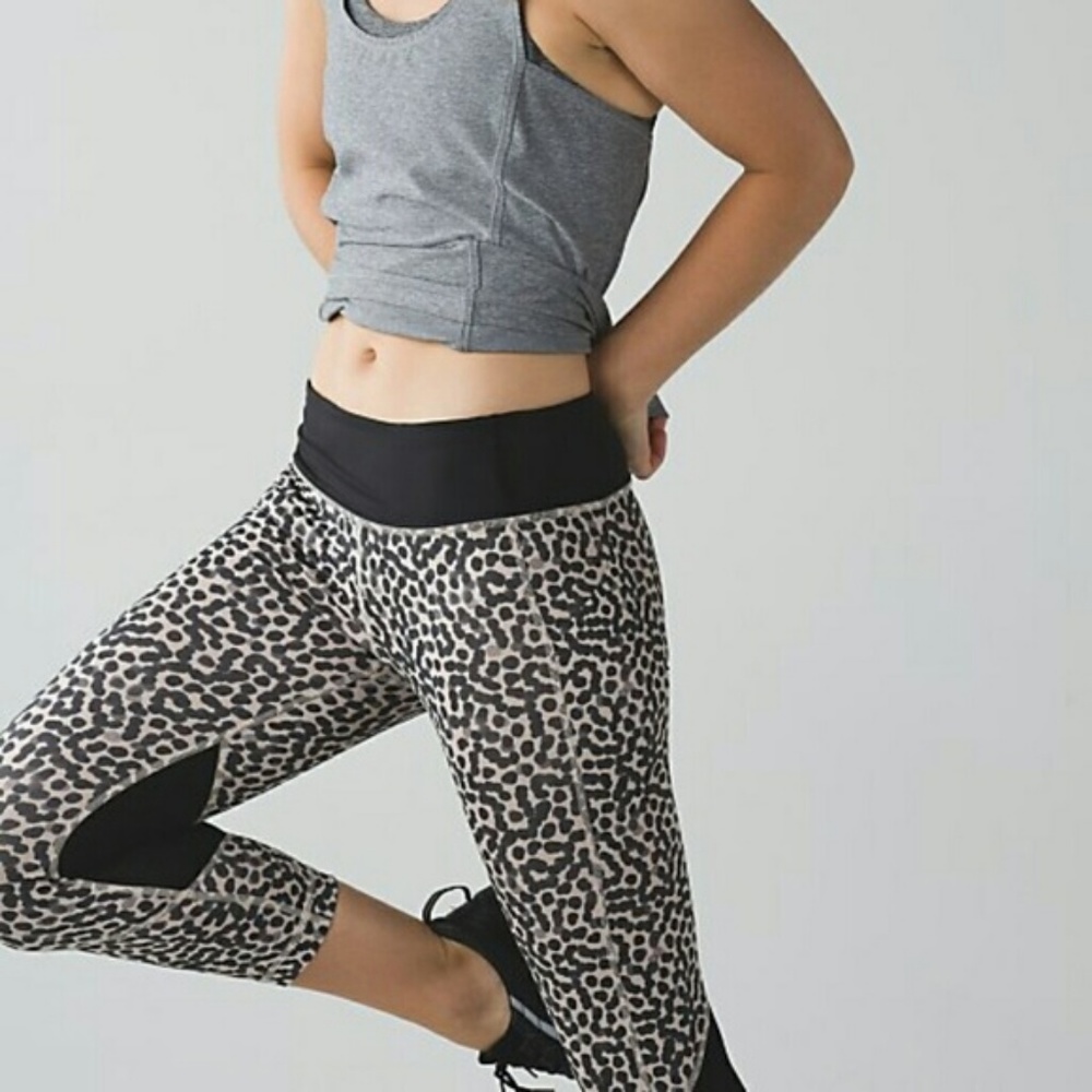 Lululemon Animal Print Cropped Legging sz 6